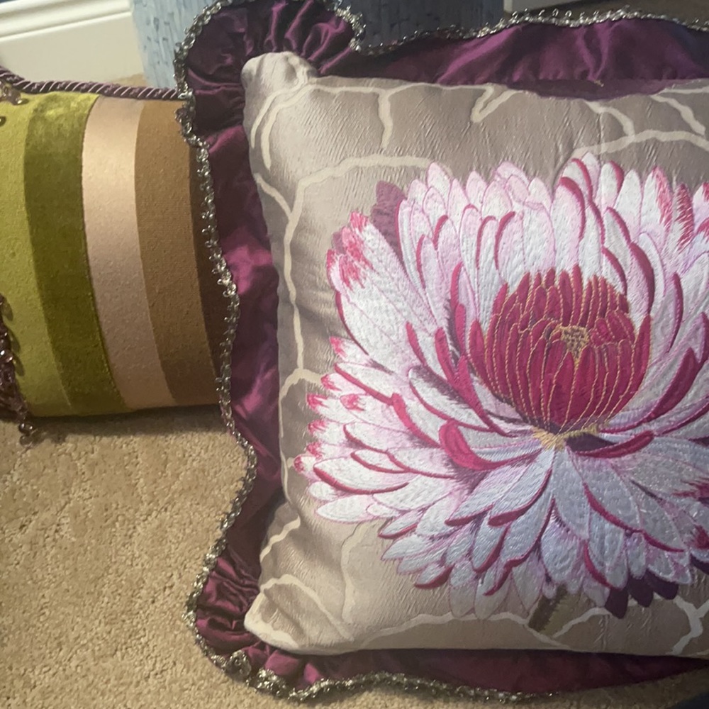 Custom pillow - Picture 8 of 8